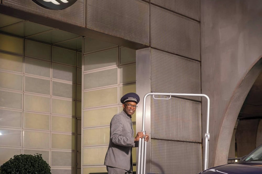 シェラトン パリ シャルル ド ゴール空港ホテル 写真