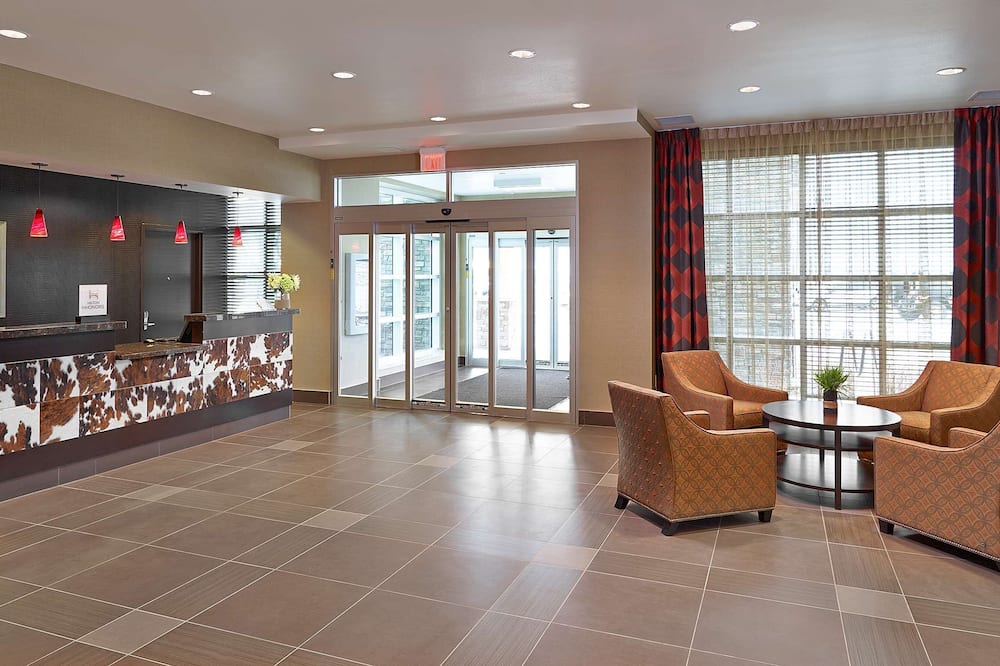 ホームウッド スイーツ バイ ヒルトン カルガリー エアポート 写真