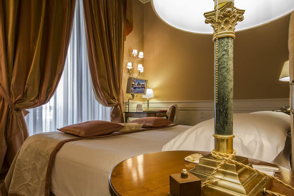 Hotel Corona d'Oro 1890 写真