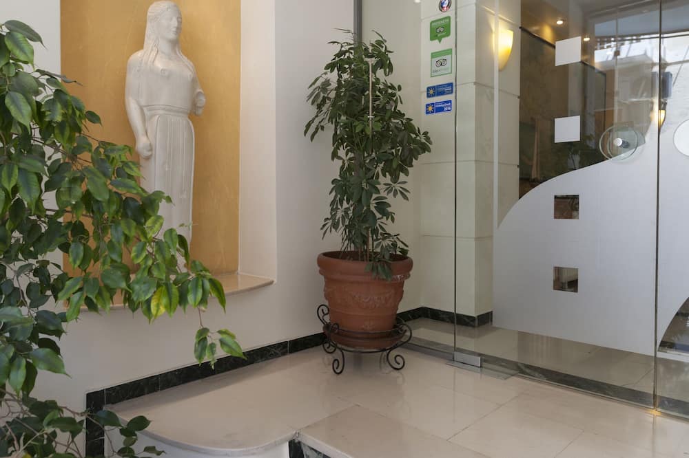 リリア ホテル 写真