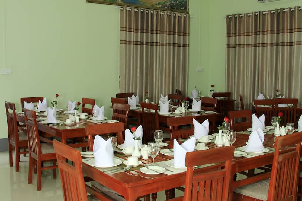 ホテル ロイヤル ローズ 写真