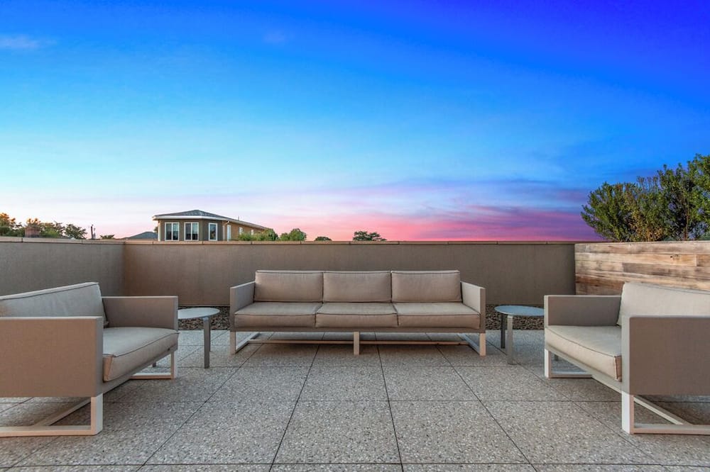 The Doyle Hotel 写真