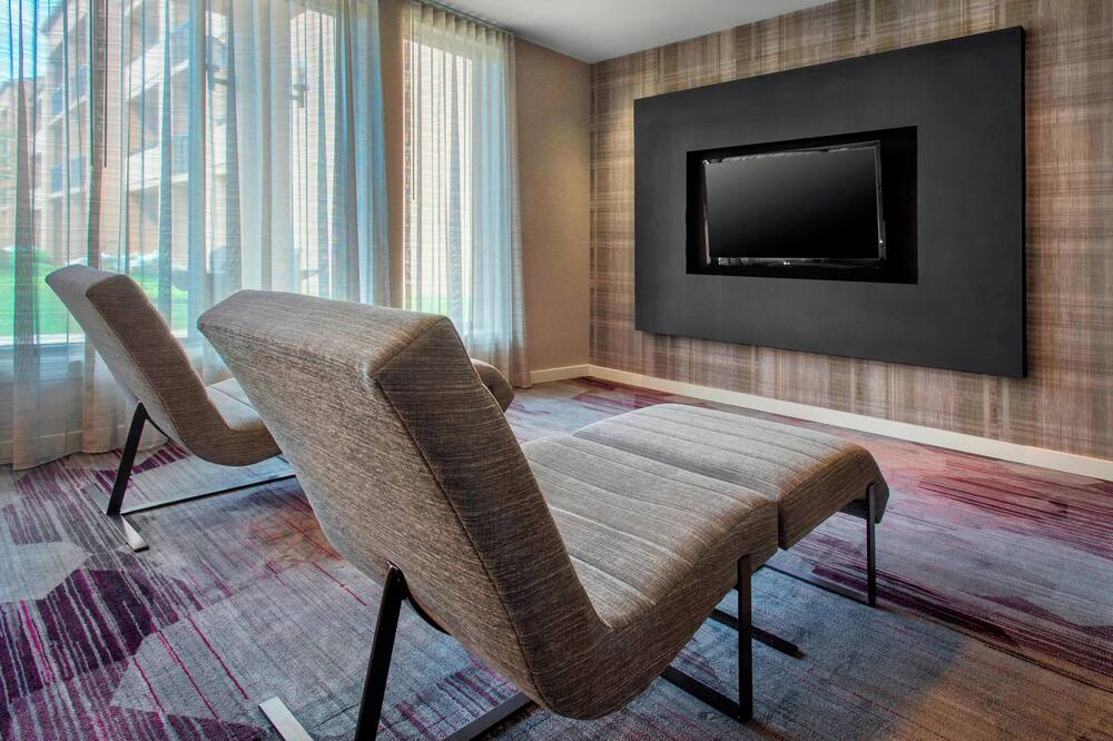 Courtyard by Marriott Newark Liberty International Airport 写真