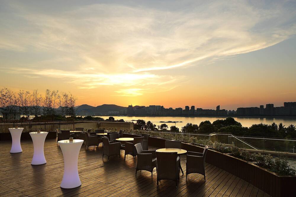 シェラトン グランド ハンジョウ ビンジャン ホテル 写真