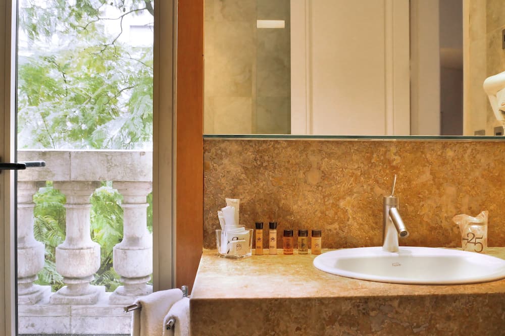 725 コンチネンタル ホテル 写真