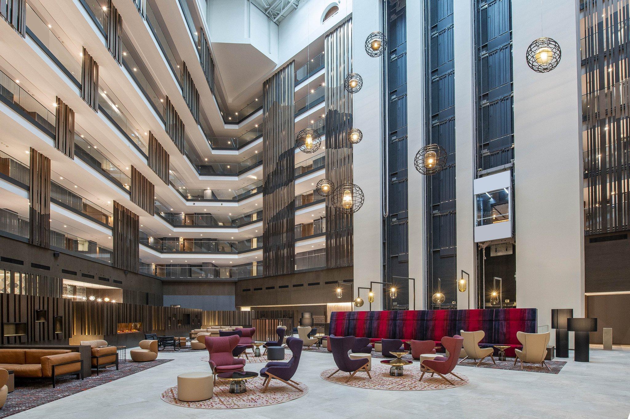 シェラトン グランド トビリシ メテヒ パレス 写真