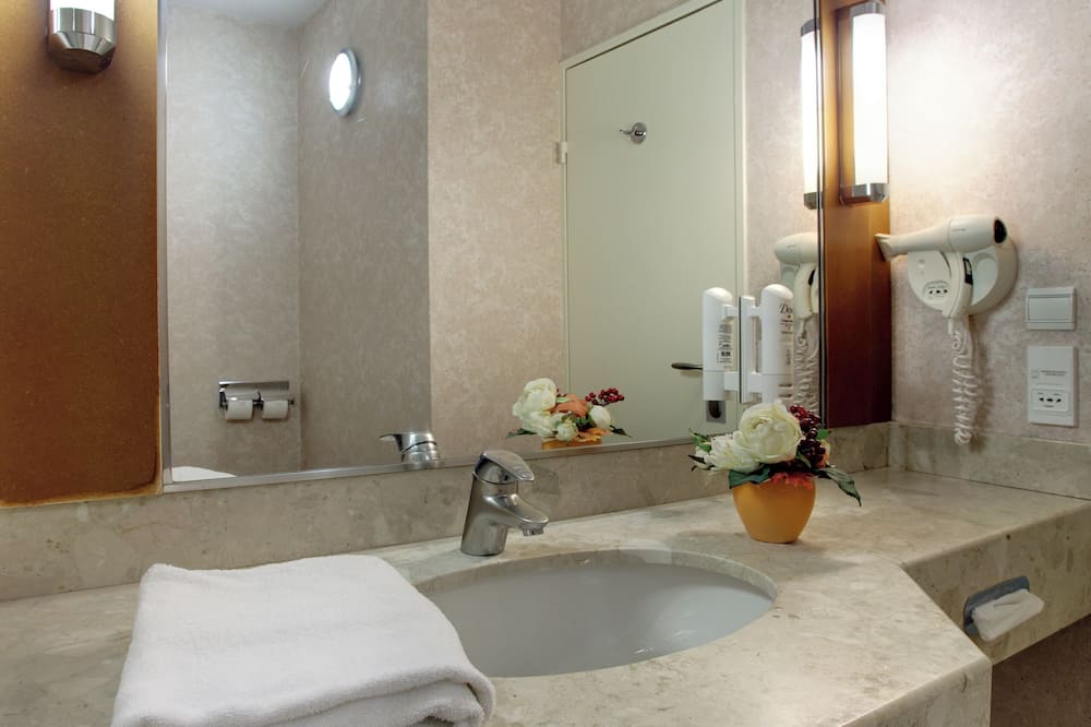 ホテルインパリスCDGエアポート 写真