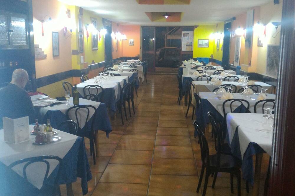 ホテル サントゥアリオ ポンペイ 写真