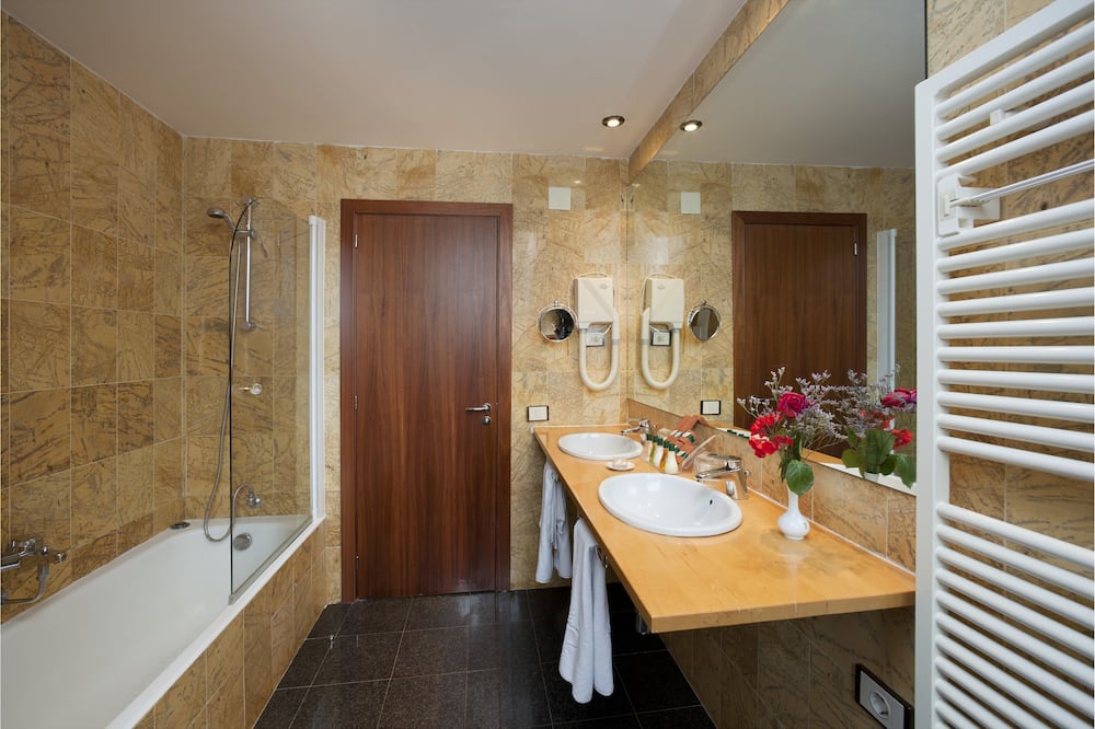 パラドール デ アルティエス 写真