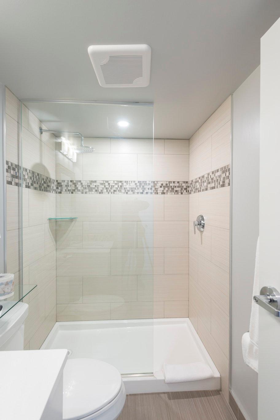 Prestige Treasure Cove Resort Prince George 写真