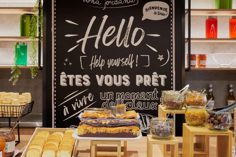 イビス ニース サントル ガール 写真