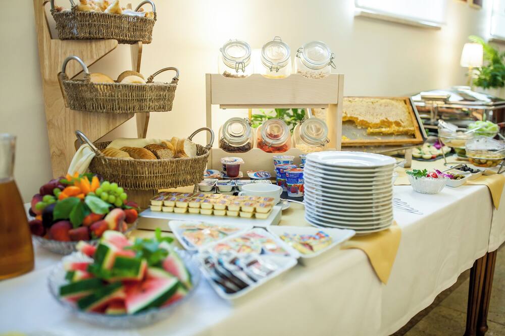 ホテル ポッド ズウォタ ルジャ 写真