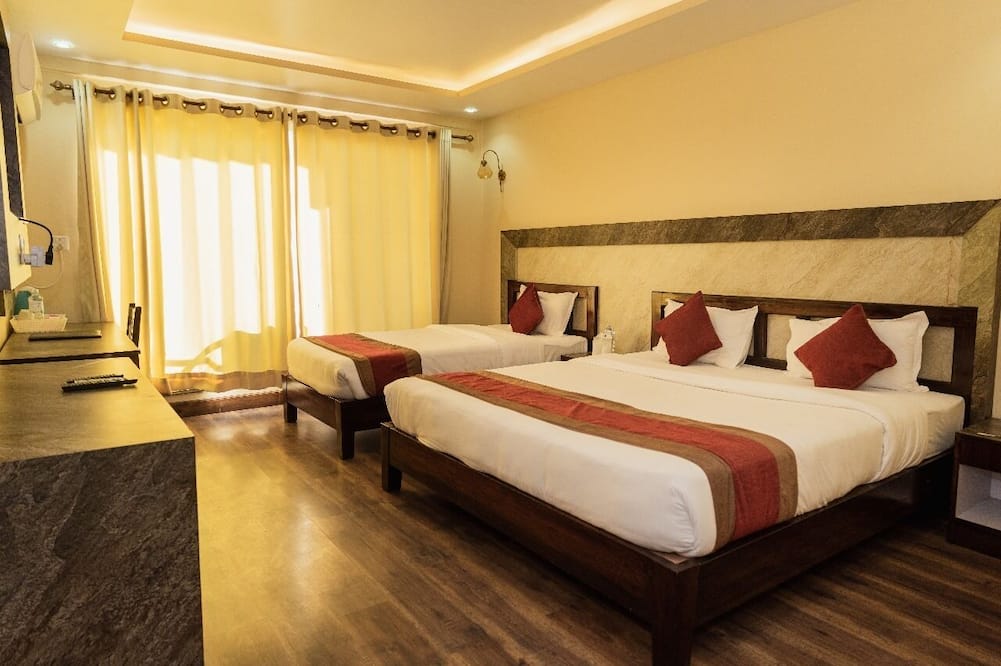 ホテル チャウウタリ ナガルコット 写真