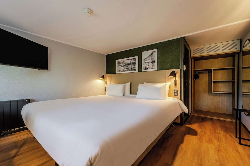 カンパニール ディジョン エスト サン タポリネール ホテル 写真