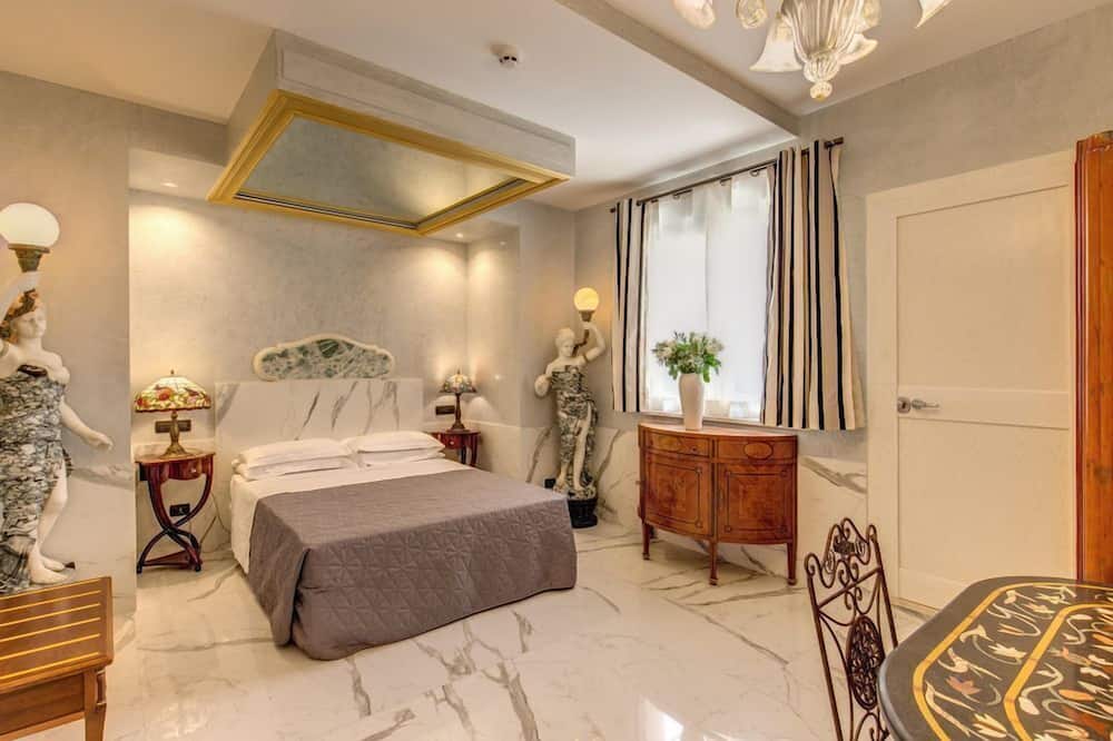 アウレリウス アート ギャラリー ホテル 写真