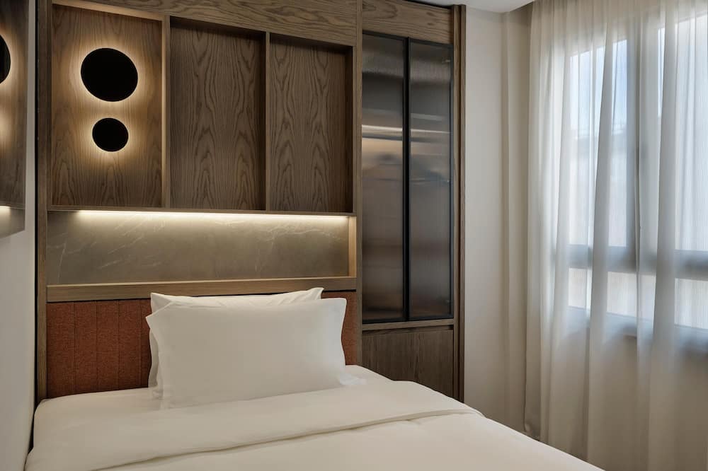 エレクトラ リズム アテネ 写真