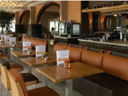 Beach Hotel - Bar & Kitchen Monopole 写真