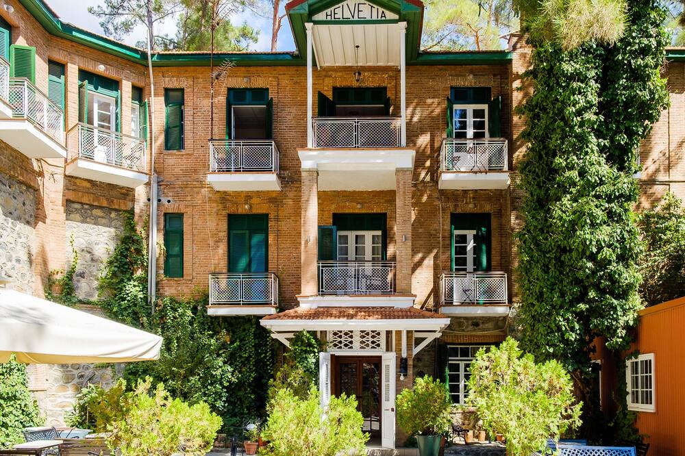 New Helvetia Historic Hotel 写真