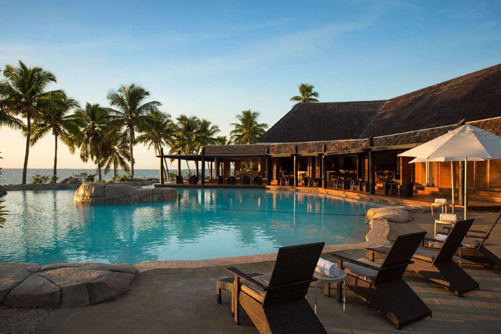 DoubleTree Resort by Hilton Hotel Fiji - Sonaisali Island