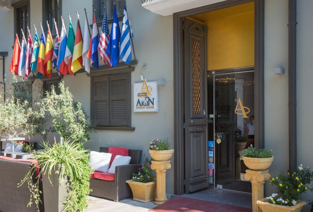 Aion Luxury Hotel 写真