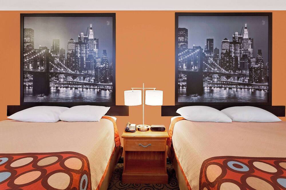 スーパー 8 バイ ウィンダム シロアム スプリングス 写真