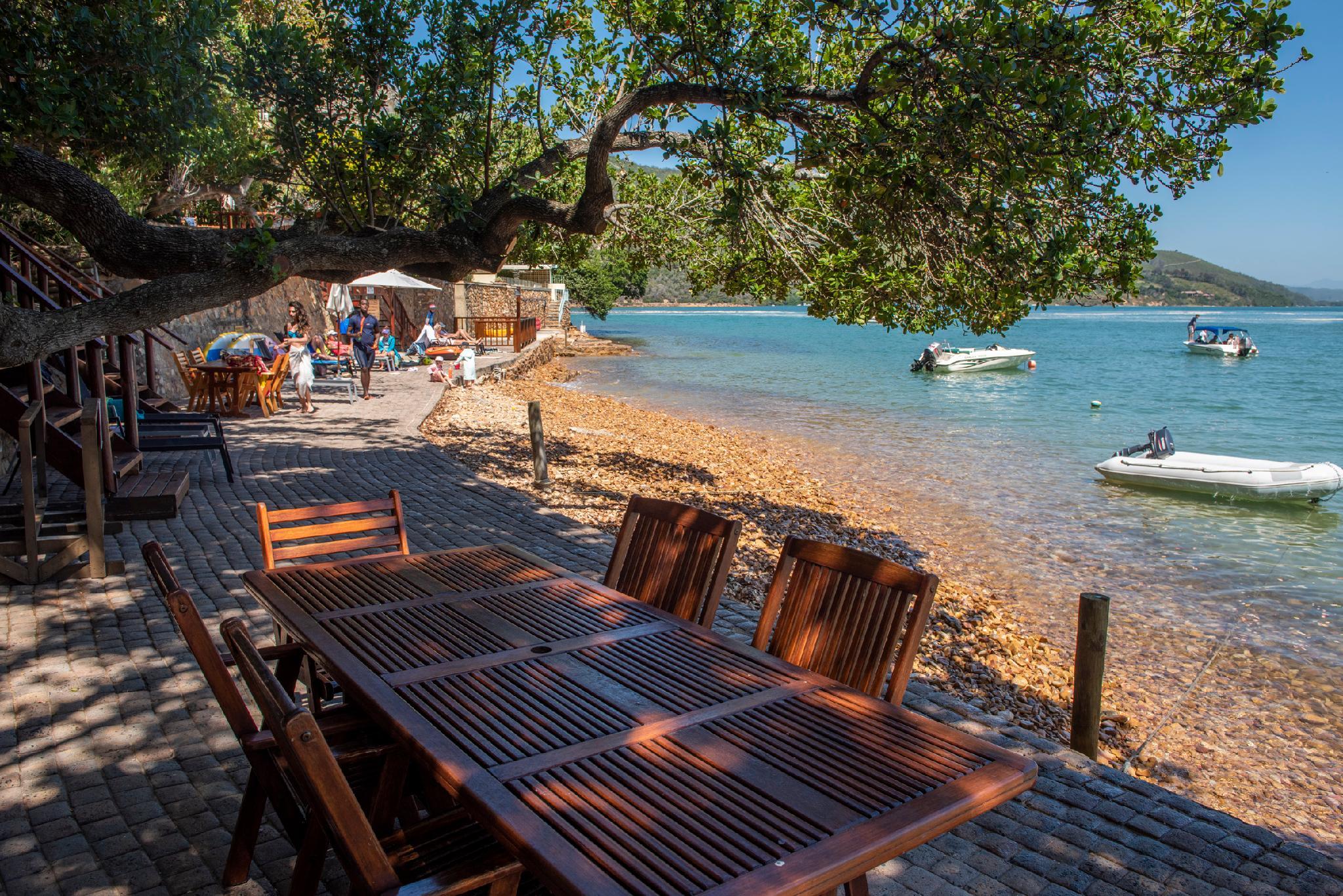 アンダー ミルクウッド シャレー 写真