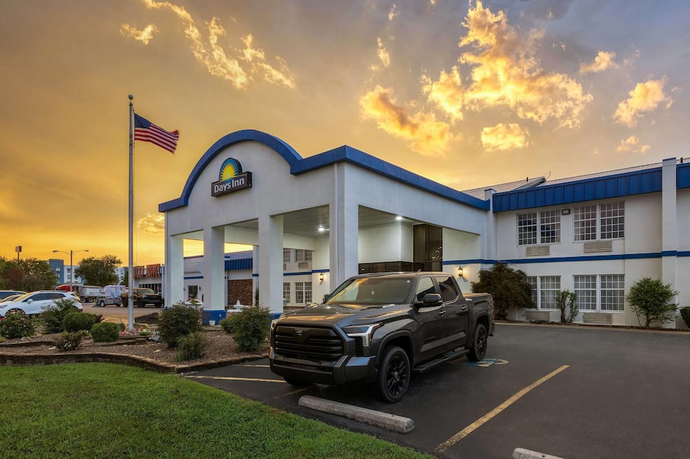 デイズ イン バイ ウィンダム マディソンビル 写真