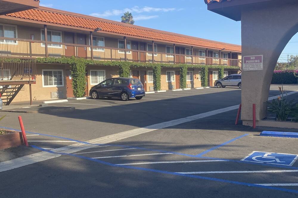 アナハイム アストリア イン アンド スイーツ 写真