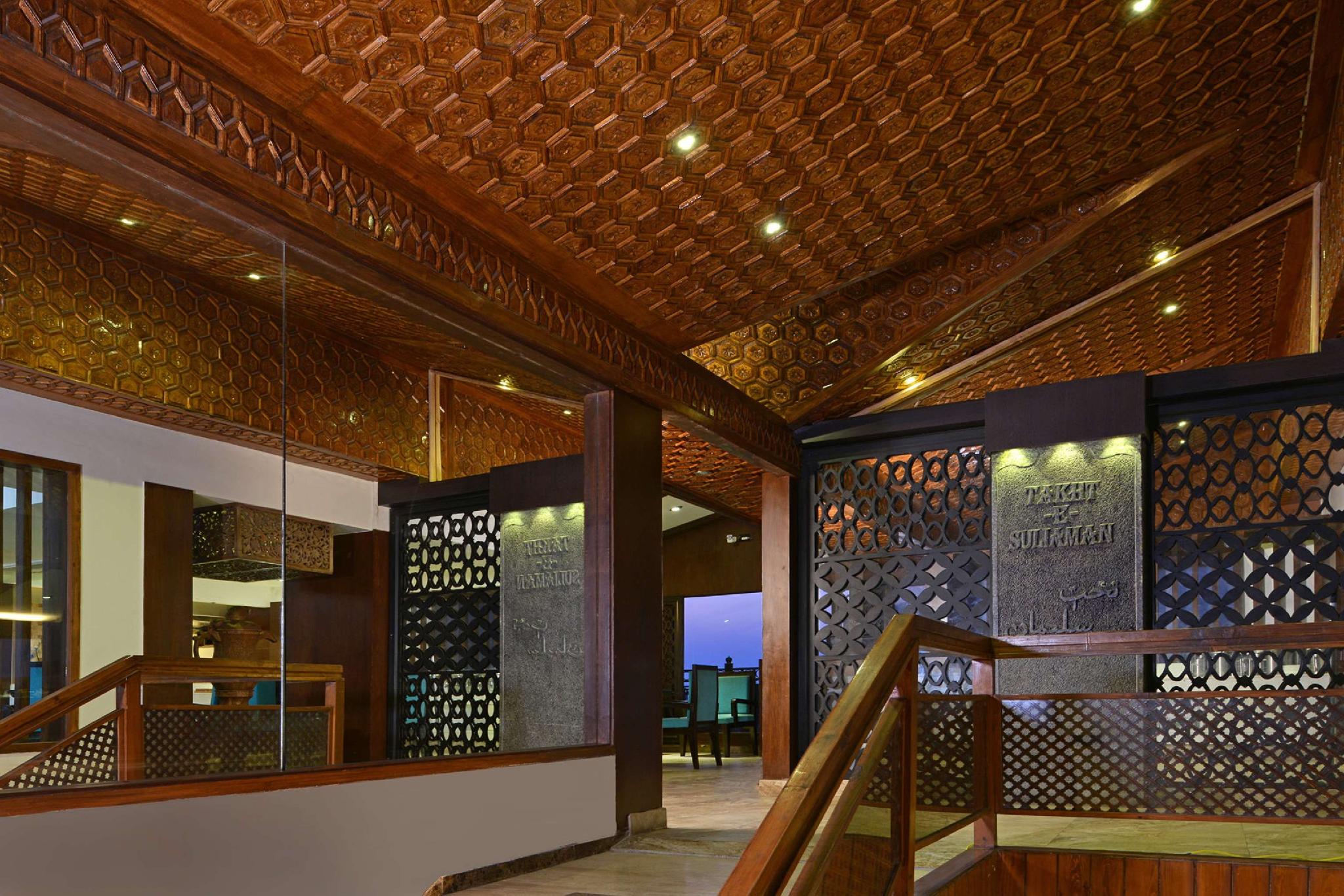 Golden Tulip Srinagar (formerly RK Sarovar Portico Srinagar) 写真