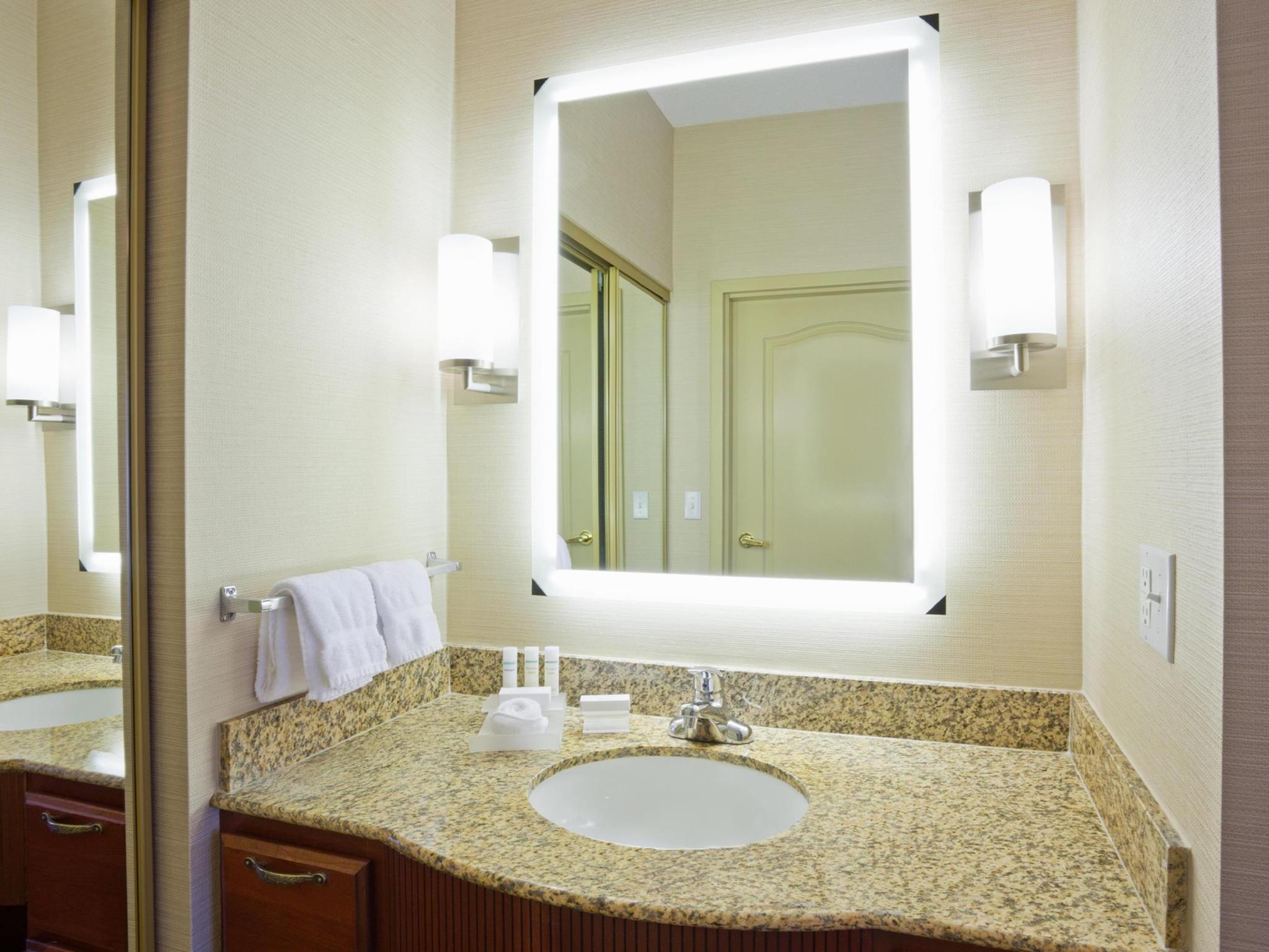 ホームウッド スイーツ バイ ヒルトン スーフォールズ 写真