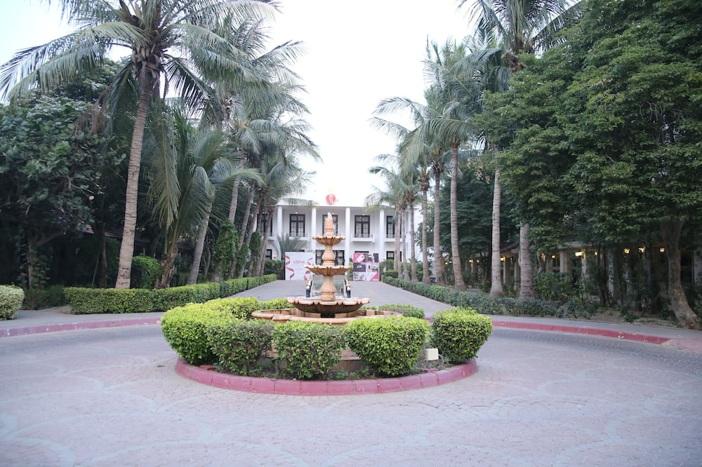 ラマダ プラザ バイ ウィンダム カラチ エアポート ホテル 写真