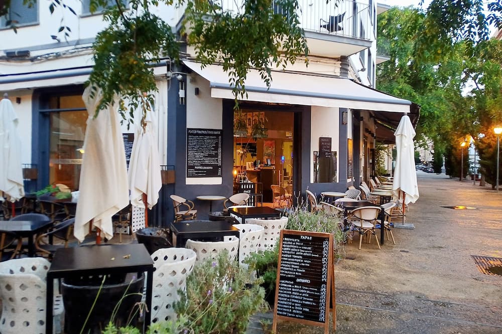 ホスタルパルケイビサ 写真