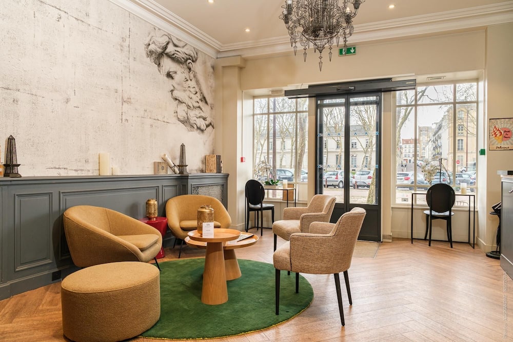 ホテル デ ロワ ベルサイユ 写真