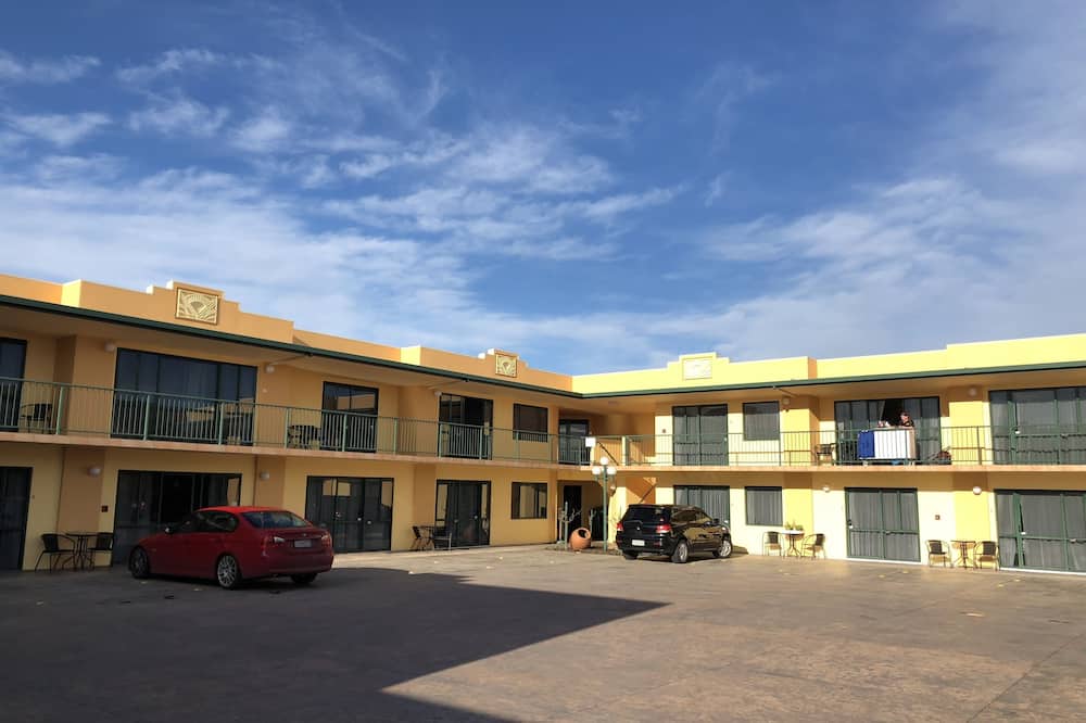 デコ シティ モーター ロッジ 写真