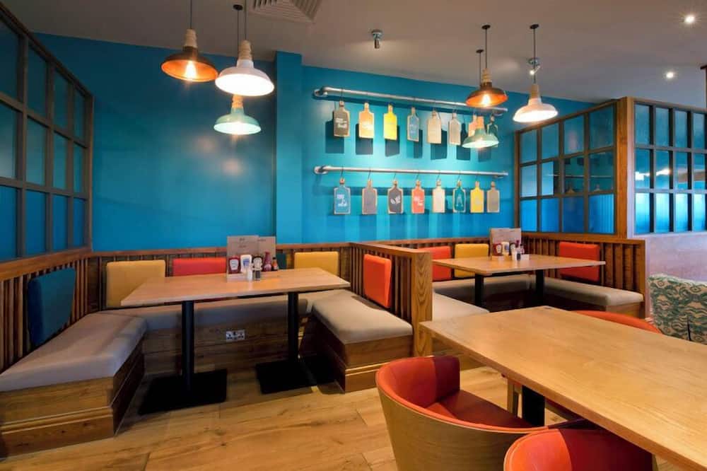 プレミア イン バーミンガム オールドベリー - M5 ジャンクション2 写真