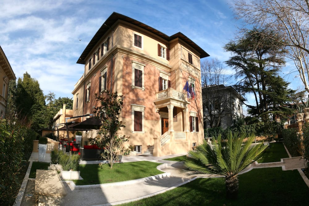 UNA HOTELS Villa dei Platani Foligno 写真