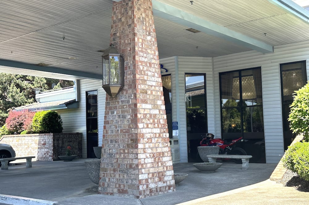 シロ イン ポートランド エアポート 写真