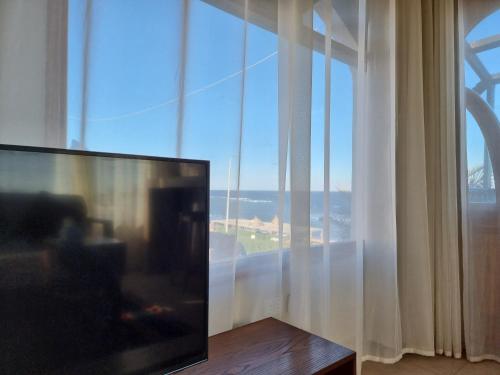 The Bedouin Moon 写真