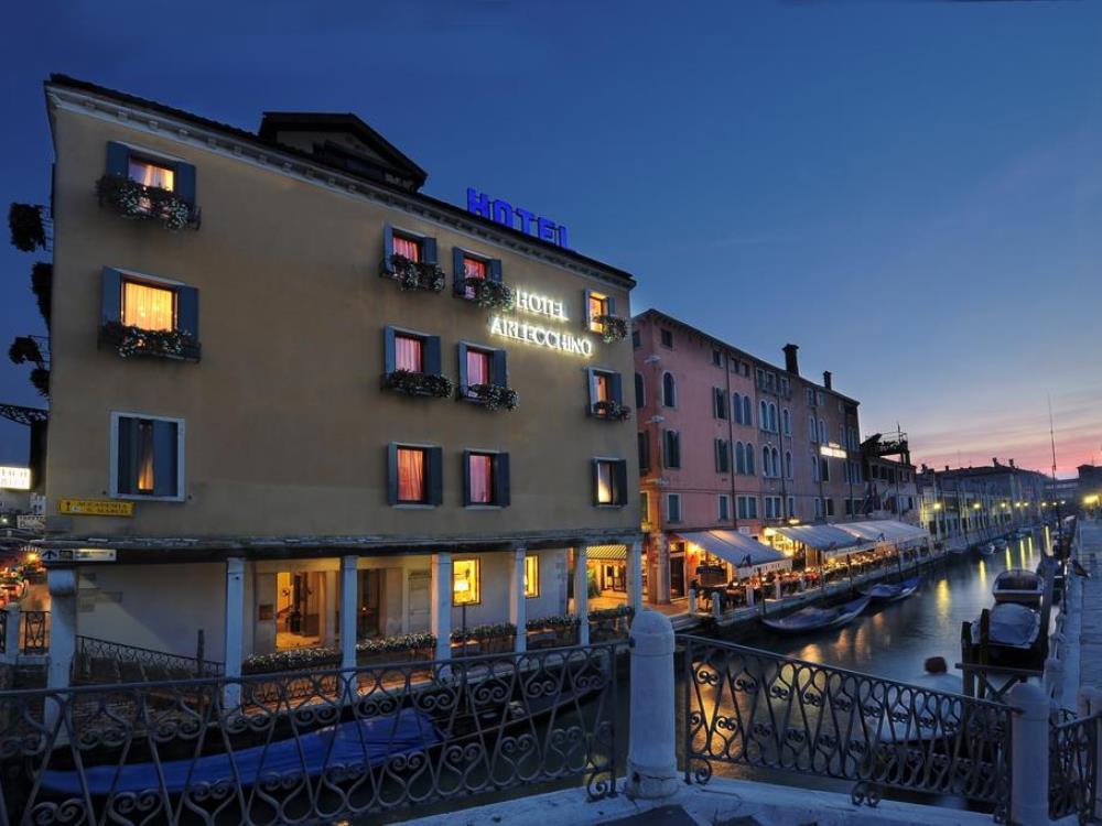 ホテル アルレッキーノ 写真