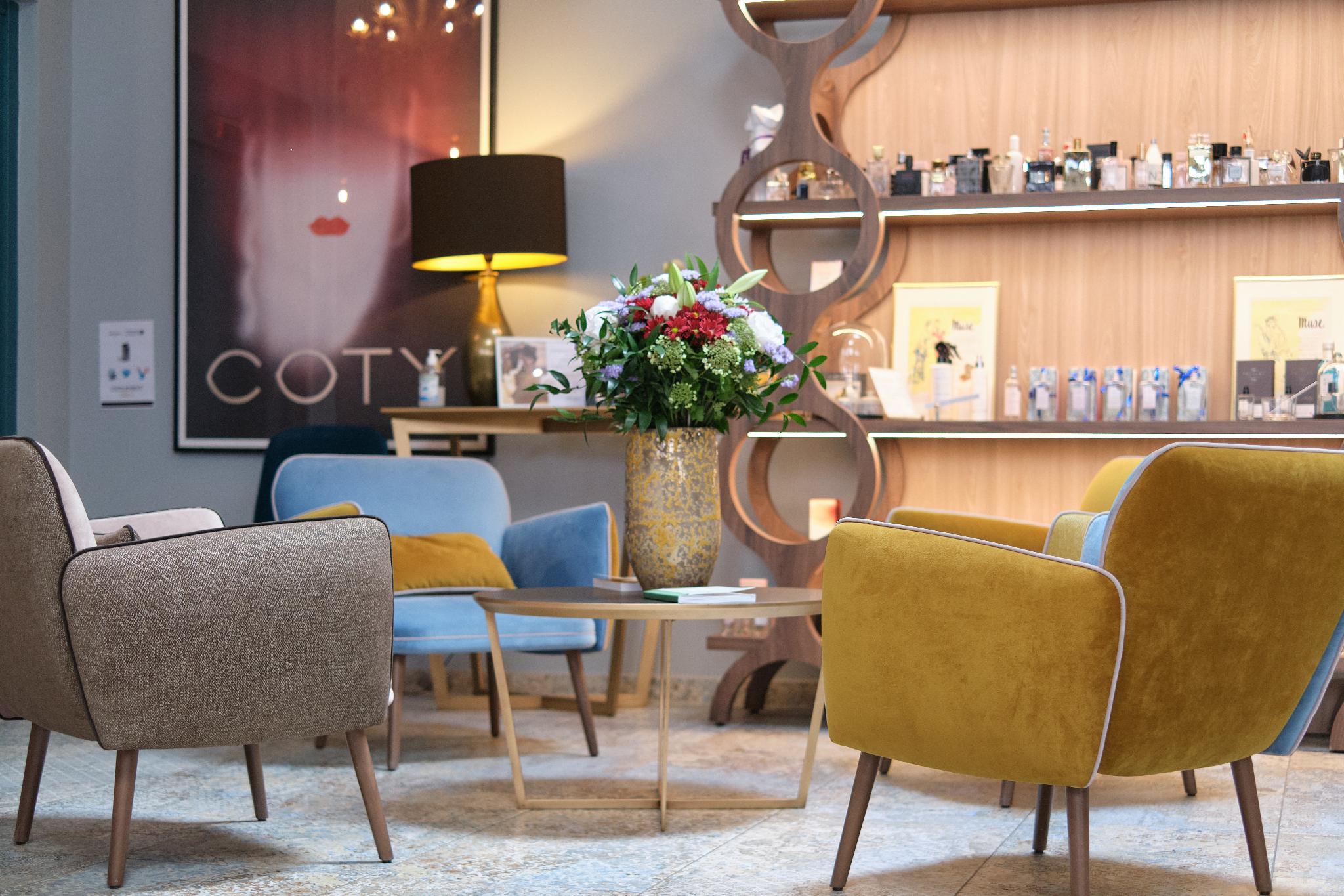 ホテル メルキュール パリ シュレーヌ ロンシャン 写真