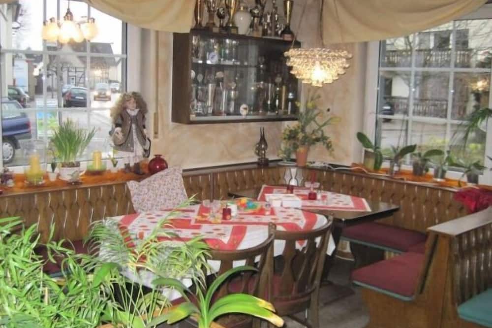 ホテル ガストハウス ロッジ 写真