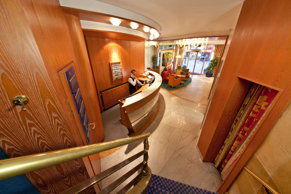 ホテル ブールバード 写真