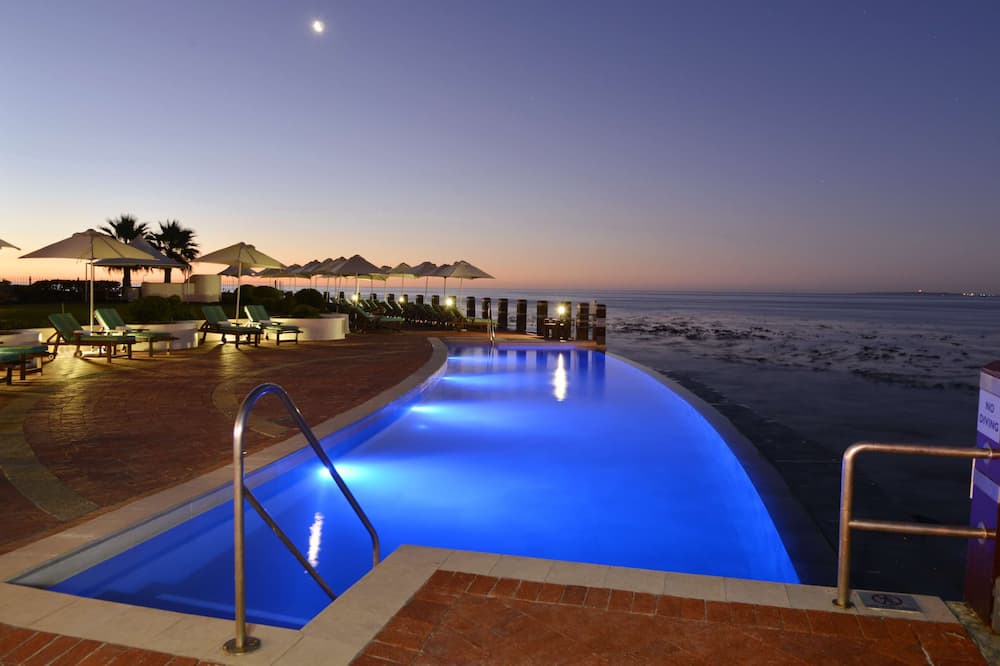 ラディソン コレクション ホテル ウォーターフロント ケープタウン 写真