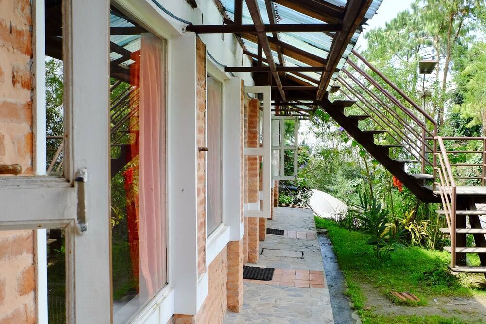 ホテル アット ジ エンド オブ ザ ユニバース 写真