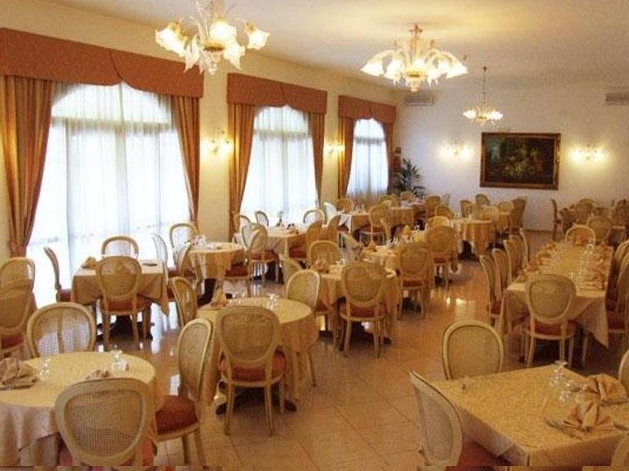 ホテル マニョリア 写真