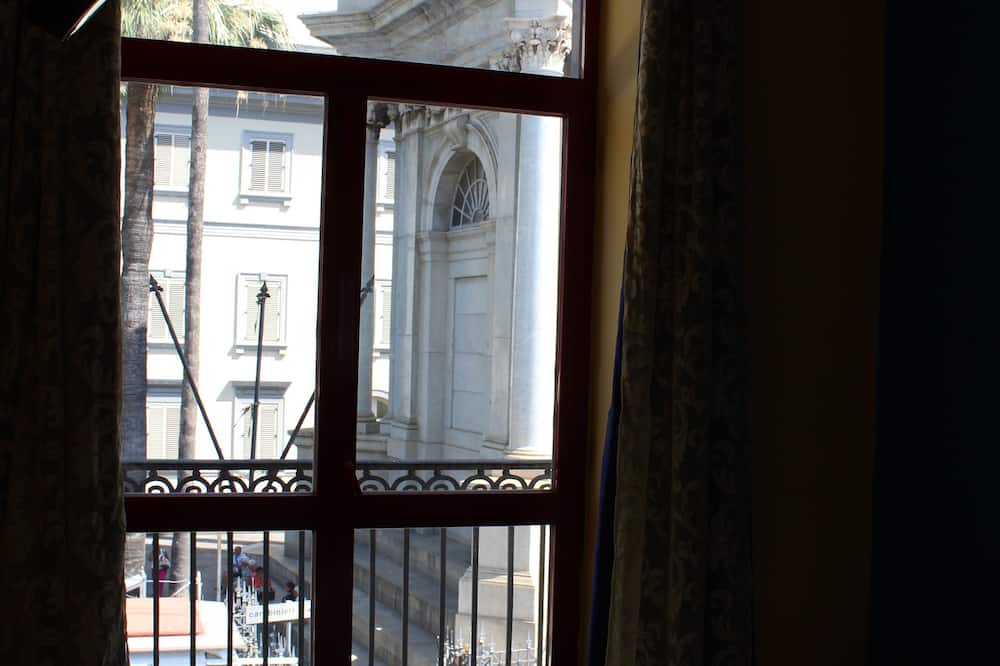 ホテル サントゥアリオ ポンペイ 写真