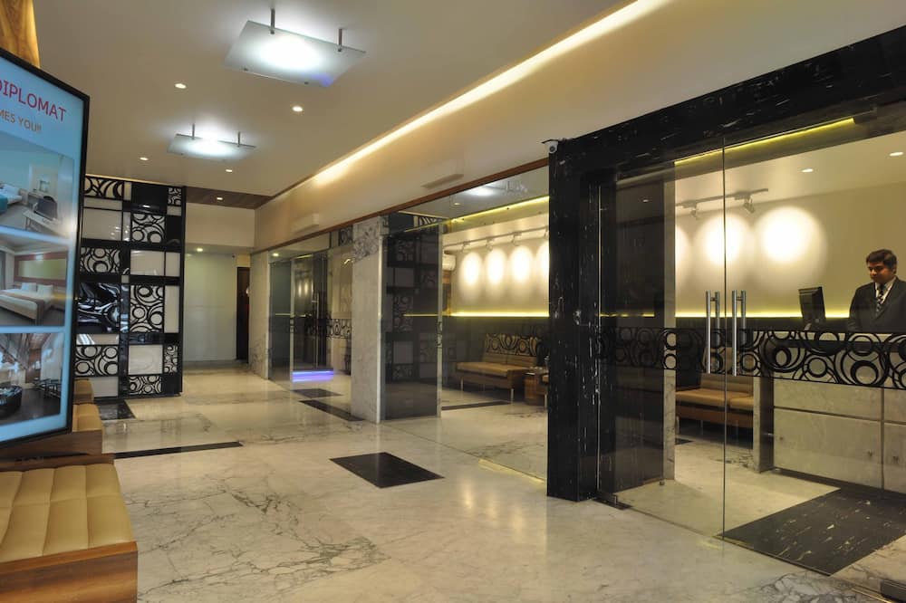 ディプロマット ホテル 写真