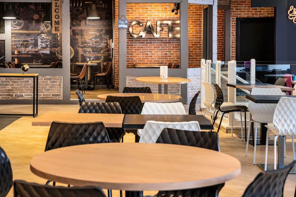 イビス スタイルズ パリ ガール デュ レスト シャトー ランドン ホテル 写真