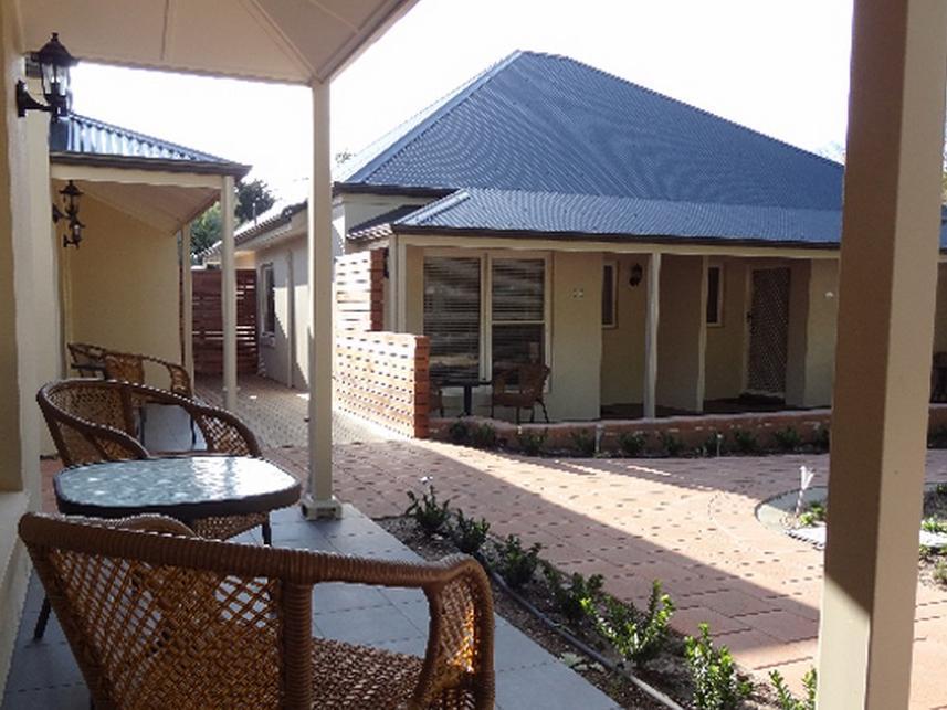 ハーンドルフ オーク ツリー コテージズ 写真