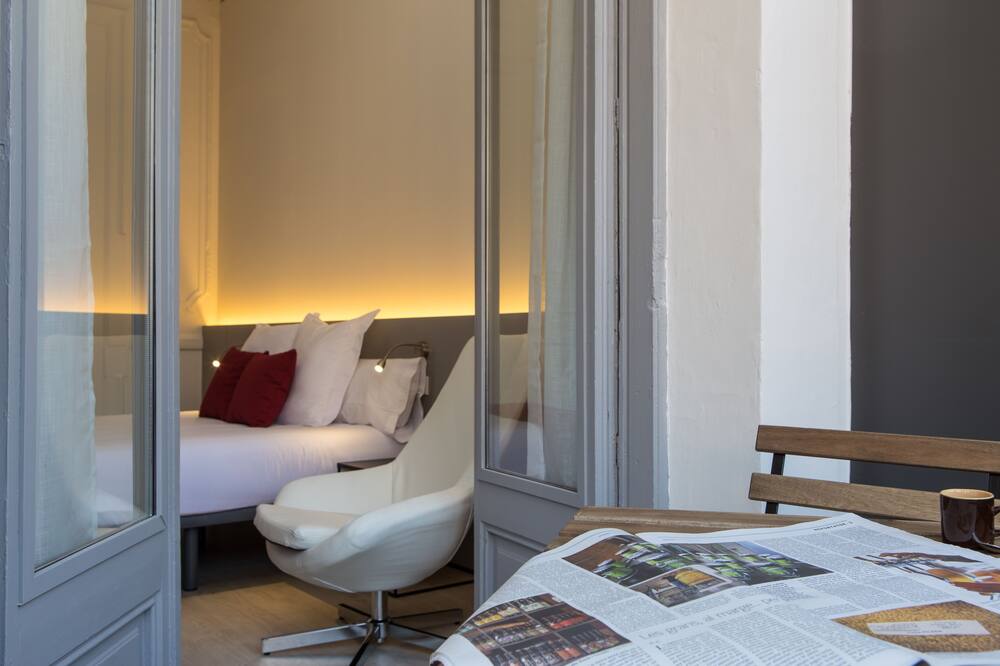 イザイラ プラザ カタルーニャ 写真